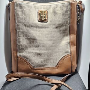 Tommy Hilfiger Classic Signature logo crossbody bag